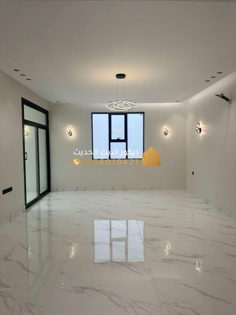 مقاول ديكورات داخلية بالرياض ينفذ تشطيبات في فيلا سكنية