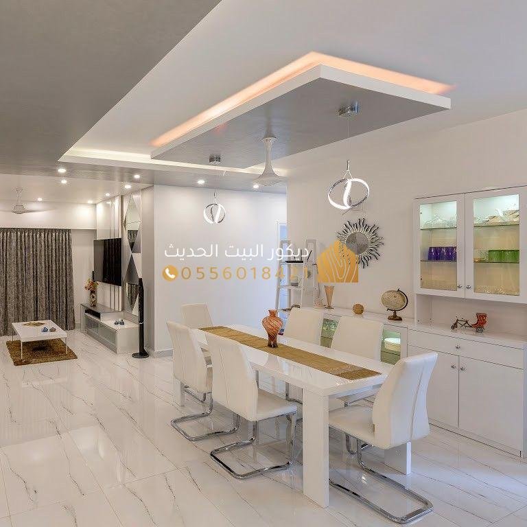 أفضل معلم ديكورات بالرياض أثناء العمل